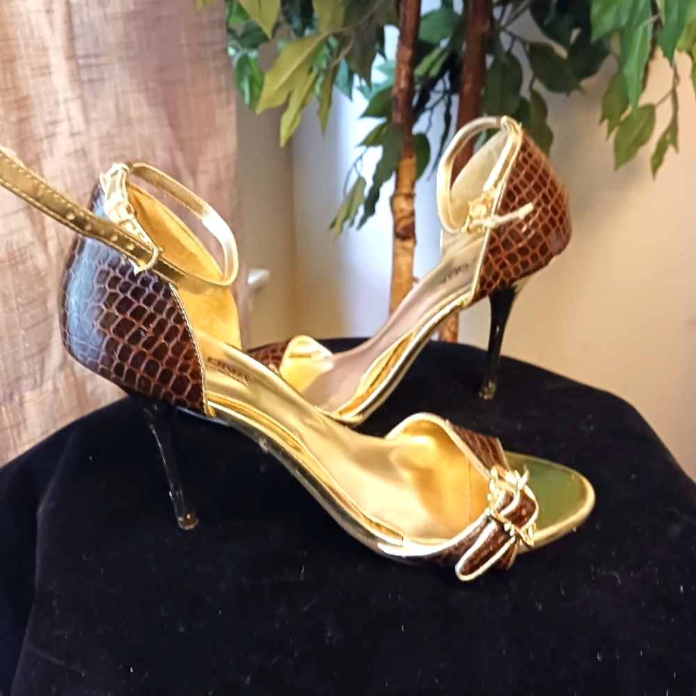 Faux snakeskin brown and gold heels sz 8.5